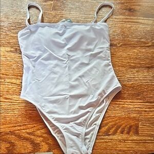 ❣️5 items $25 RELLECIGA Gold Accent White Fabric 🆕